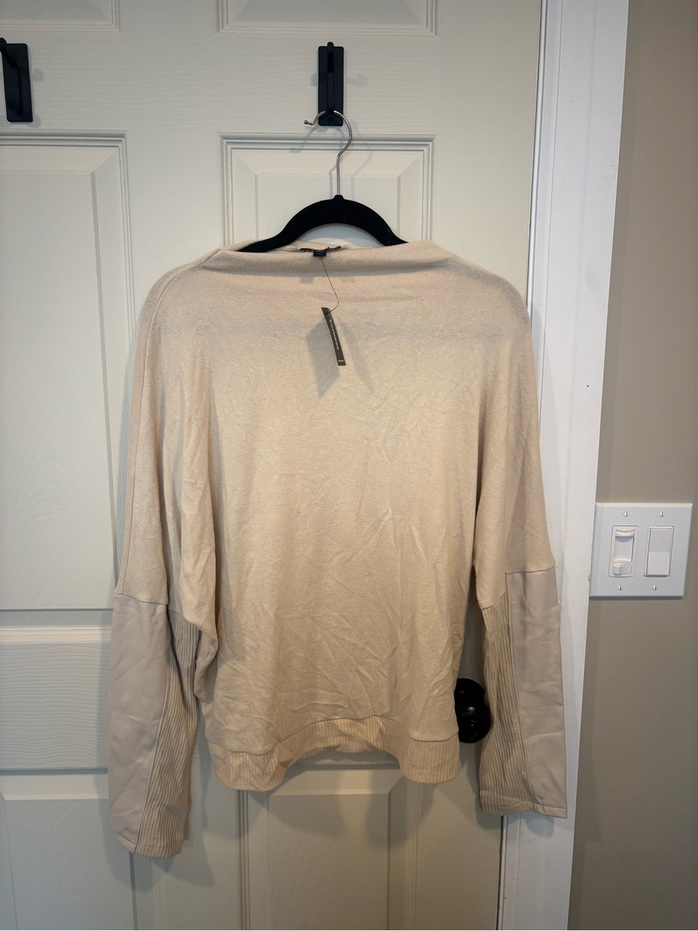 Express Light Cream Women's Pullover Sweater
